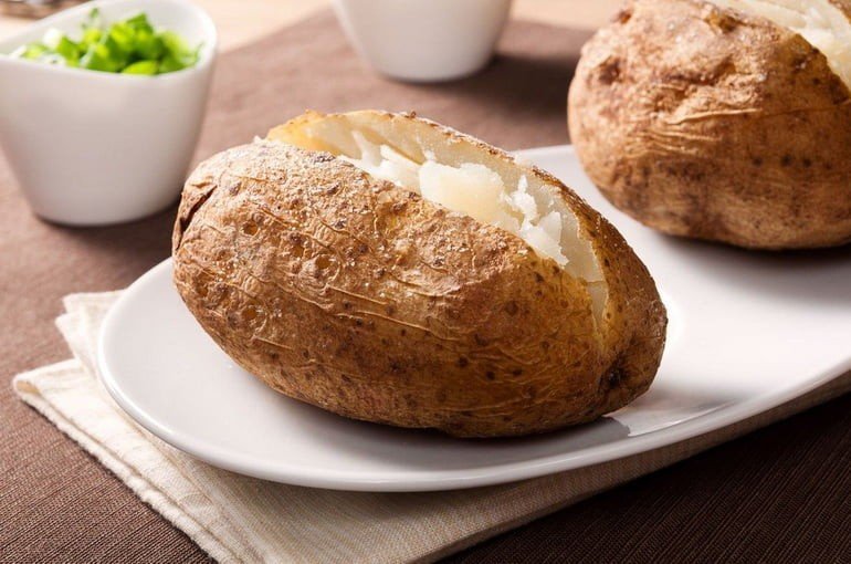 Полезен ли печеный в духовке картофель для здоровья?