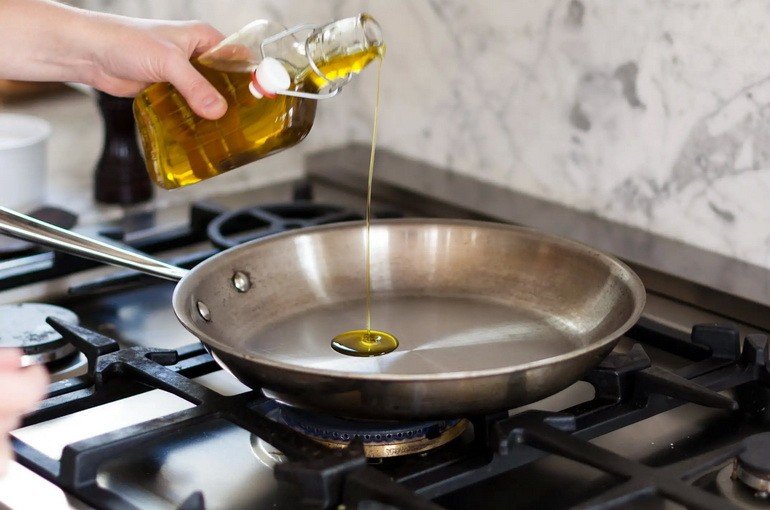 Какое масло лучше для жарки и полезней для здоровья?