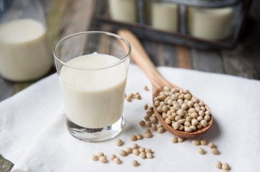 Соевое молоко: полезные свойства и противопоказания