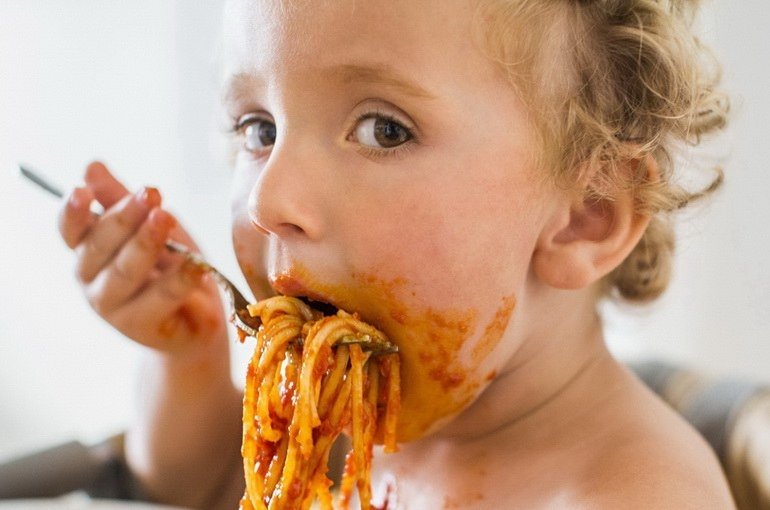 Пищевое отравление у ребенка: причины, симптомы, лечение