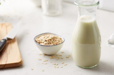 Содержит ли овсяное молоко глютен?